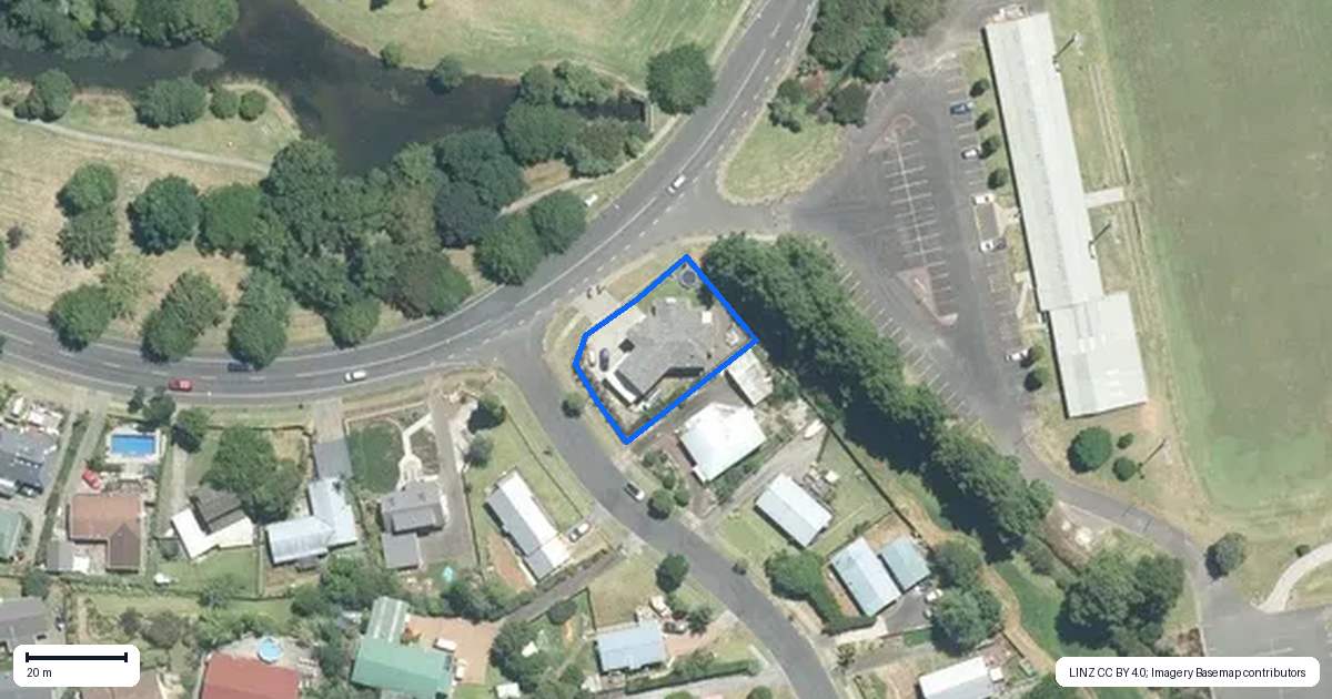 Property context map for 2 The Glade North, Pukekohe