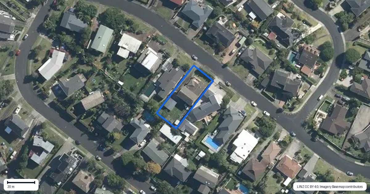 Property context map for 18 Paisley Street, Mellons Bay, Auckland