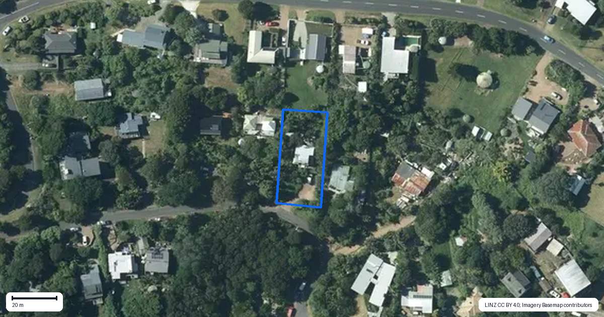 Property context map for 37 Beresford Avenue, Surfdale, Waiheke Island