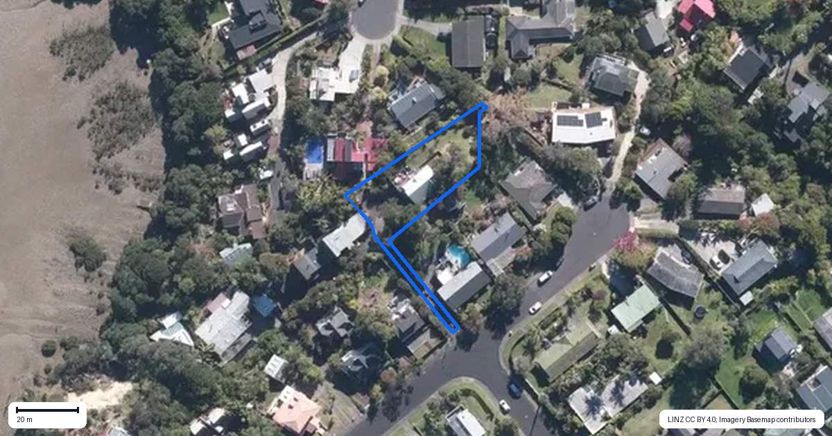 Property context map for 40 Oruamo Place, Beach Haven, Auckland