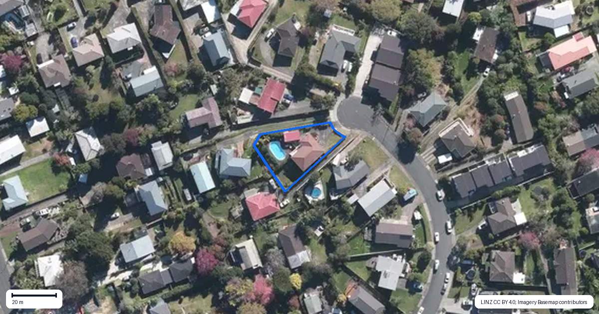 Property context map for 32 Seon Place, Birkdale, Auckland