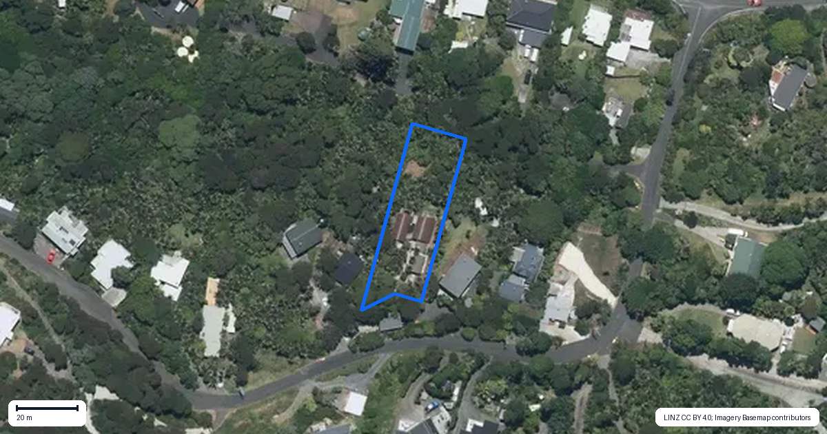 Property context map for 9 Rayner Road, Piha