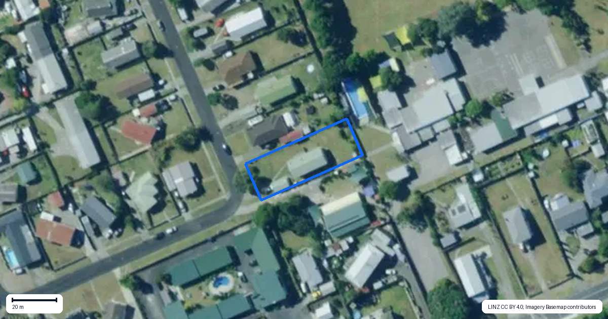 Property context map for 33 McKay Crescent, Dargaville