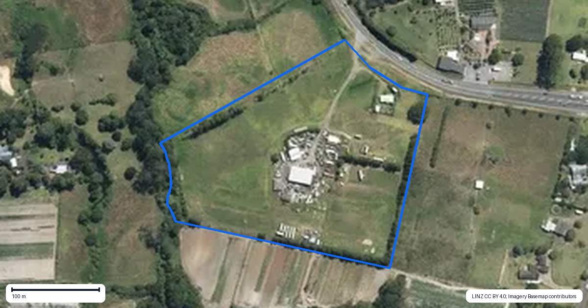 Property context map for 418 State Highway 16, Kumeu