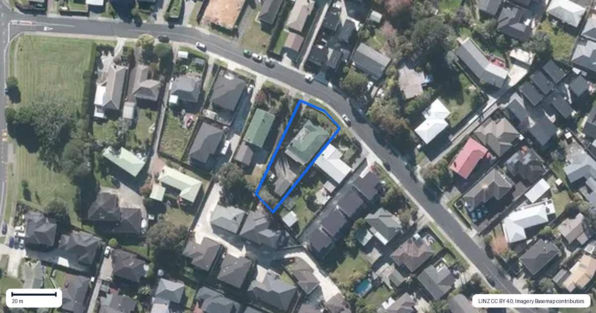 Property context map for 17 Andrew Road, Howick, Auckland