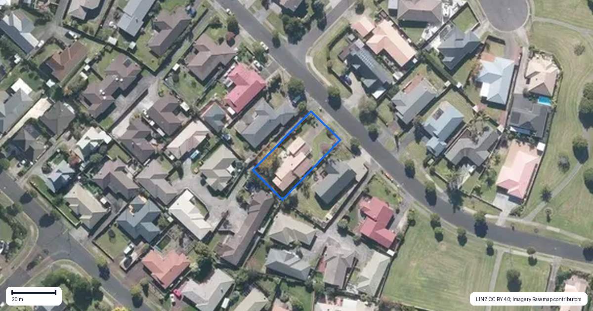 Property context map for 30 West Fairway, Golflands, Auckland