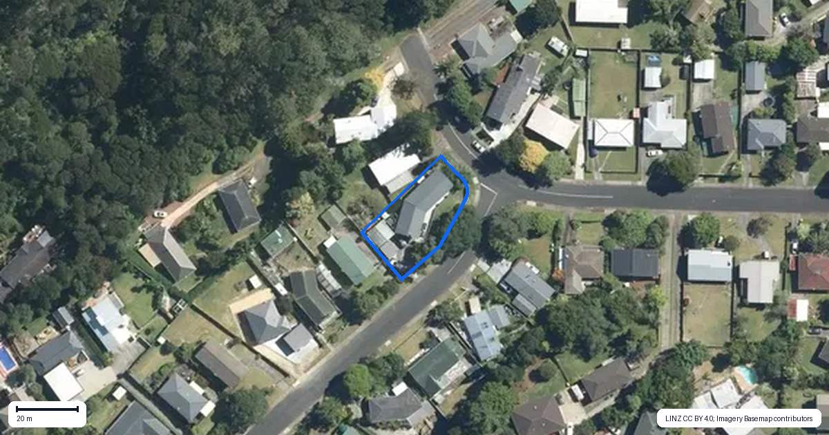 Property context map for 1 Staincross Street, Green Bay, Auckland