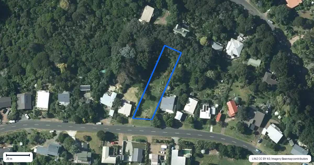 Property context map for 39 Pacific Parade, Surfdale, Waiheke Island