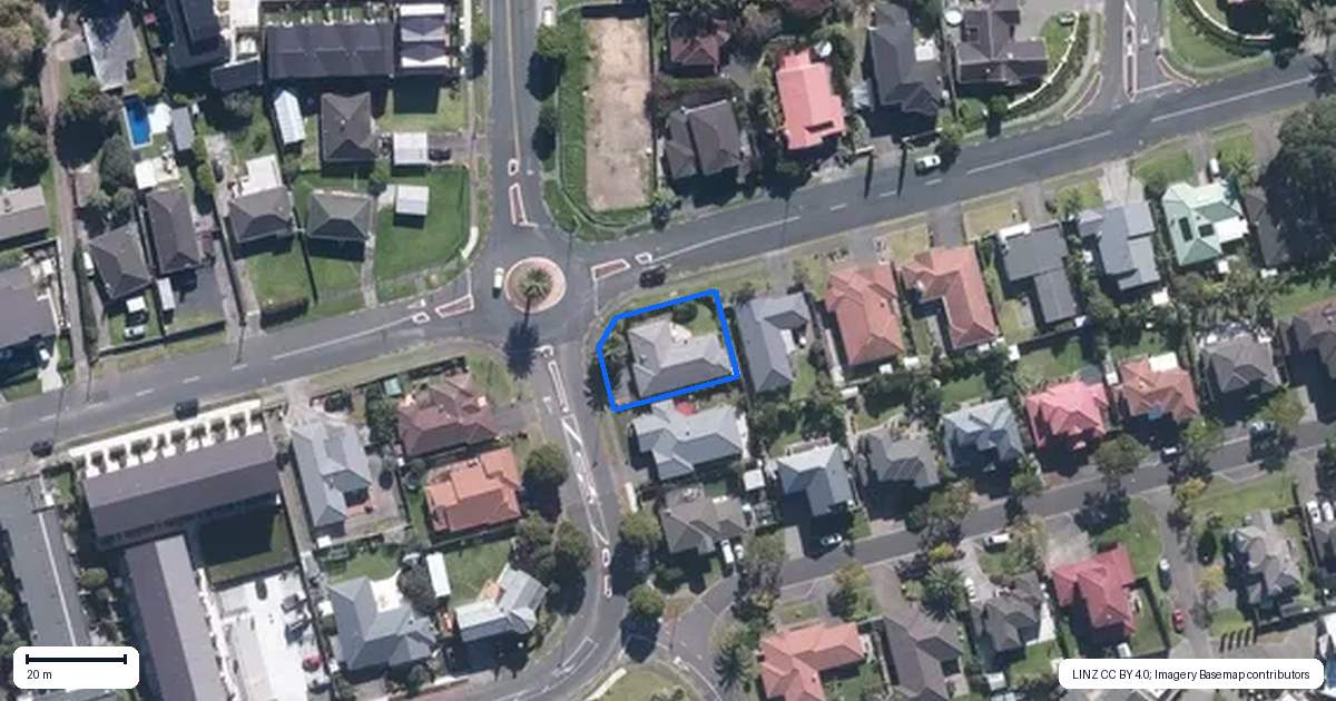 Property context map for 2 Gunner Drive, Te Atatu Peninsula, Auckland