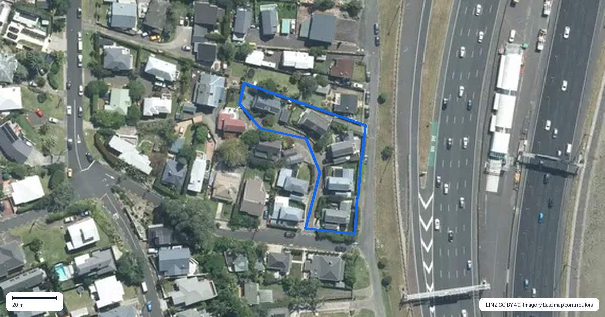 Property context map for 34 Beach Road, Northcote Point, Auckland