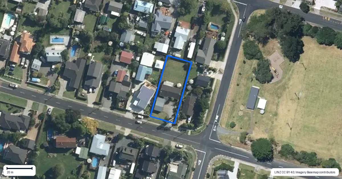 Property context map for 75 Karaka Road, Beachlands, Auckland
