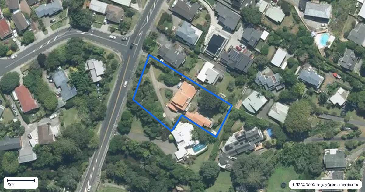 Property context map for 111 Deep Creek Road, Torbay, Auckland