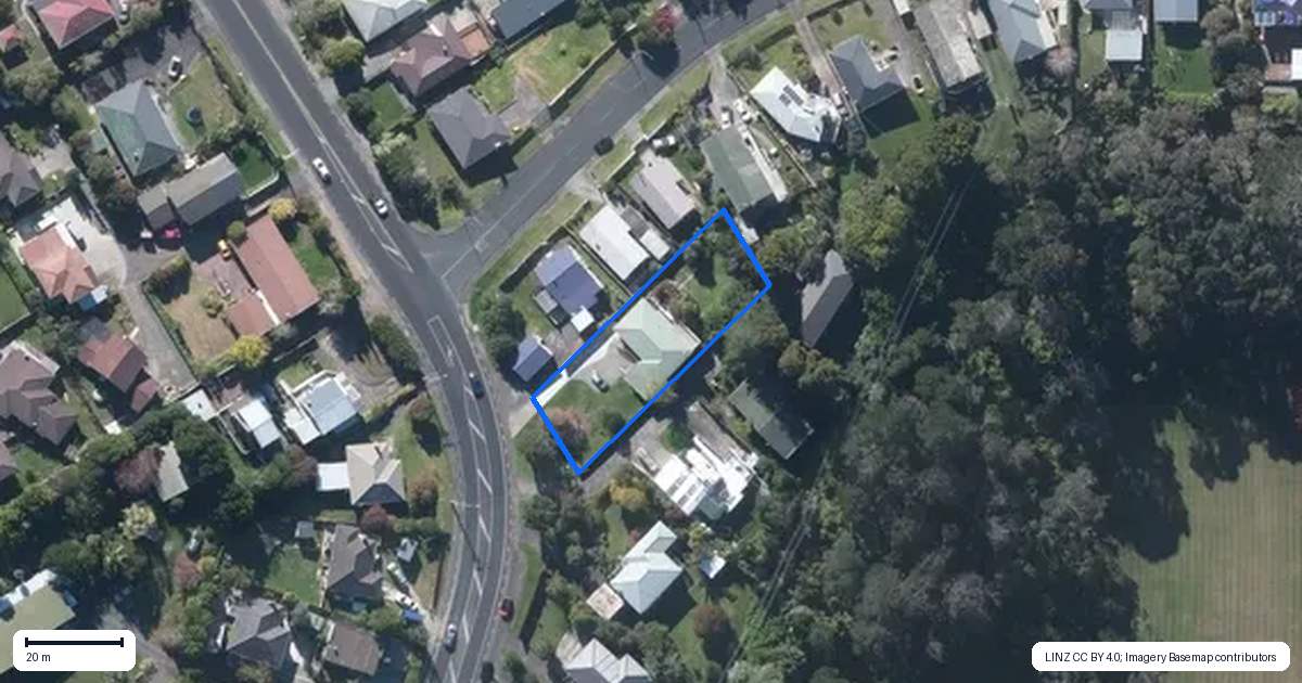 Property context map for 85 Don Buck Road, Massey, Auckland