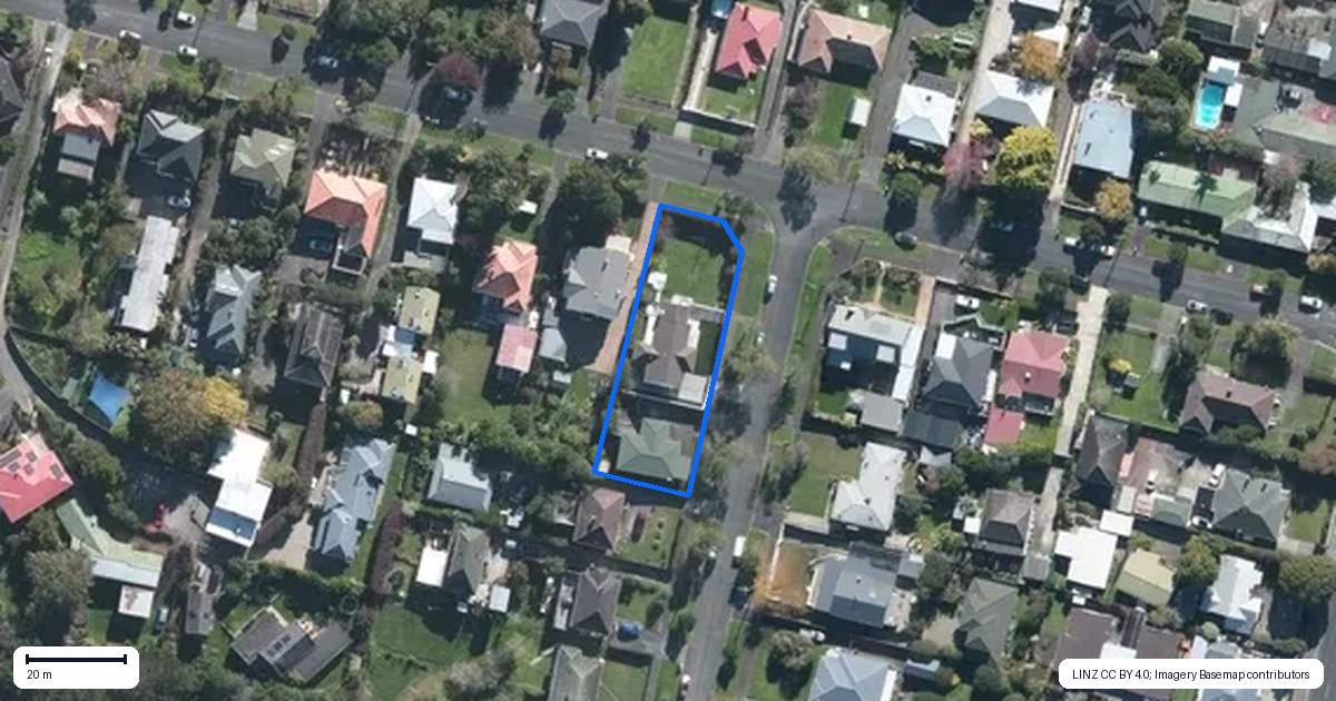 Property context map for 1 Cadman Avenue, Waterview, Auckland