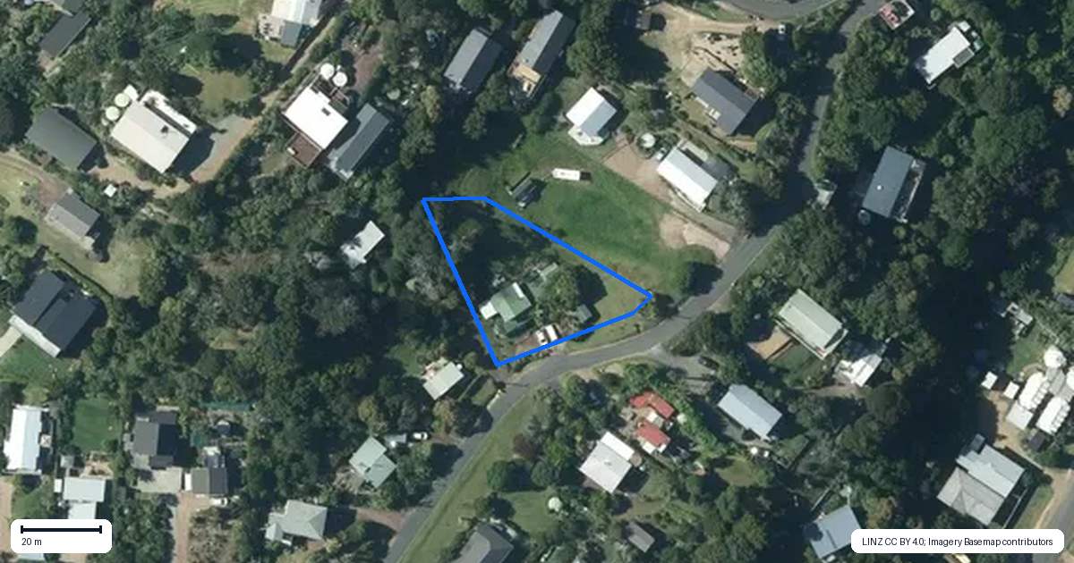 Property context map for 11 Beresford Avenue, Surfdale, Waiheke Island