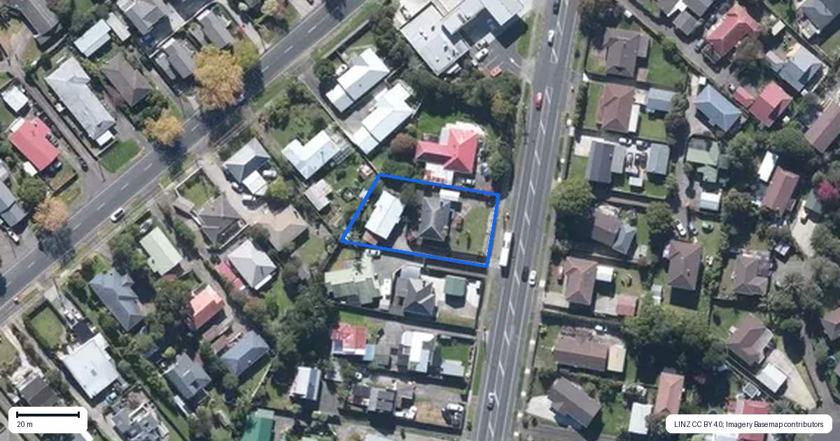 Property context map for 7 Forest Hill Road, Henderson, Auckland