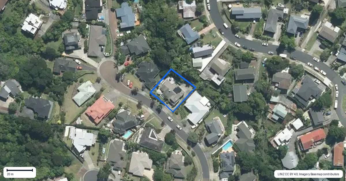 Property context map for 9 Nottingham Place, Northcross, Auckland