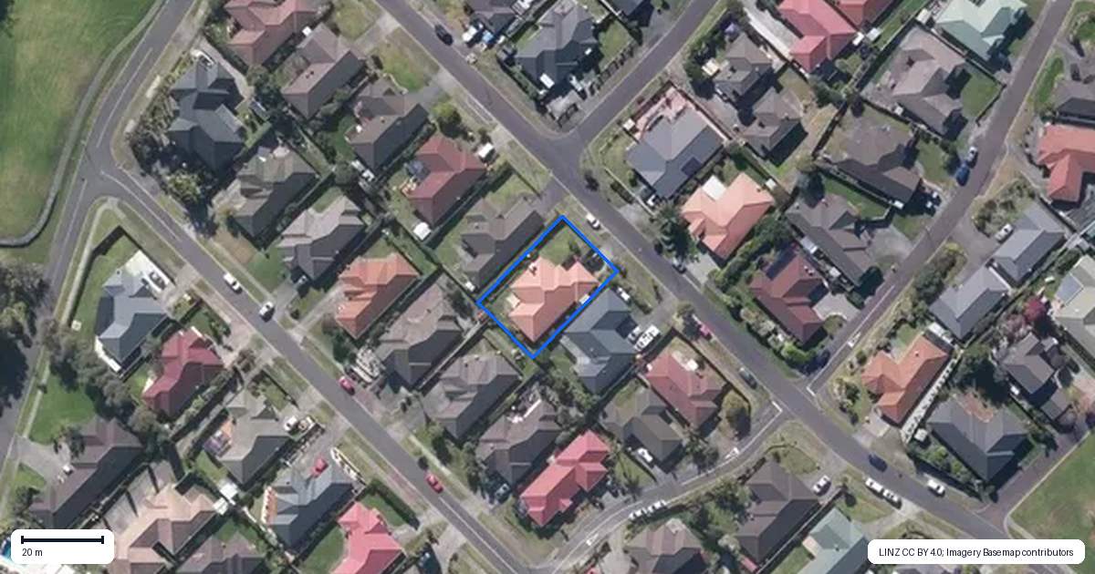 Property context map for 50 Highfields Terrace, Henderson, Auckland