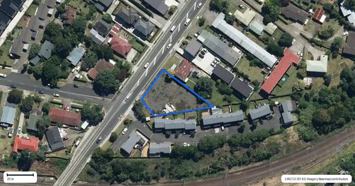 Property context map for 34 West Coast Road, Glen Eden, Auckland