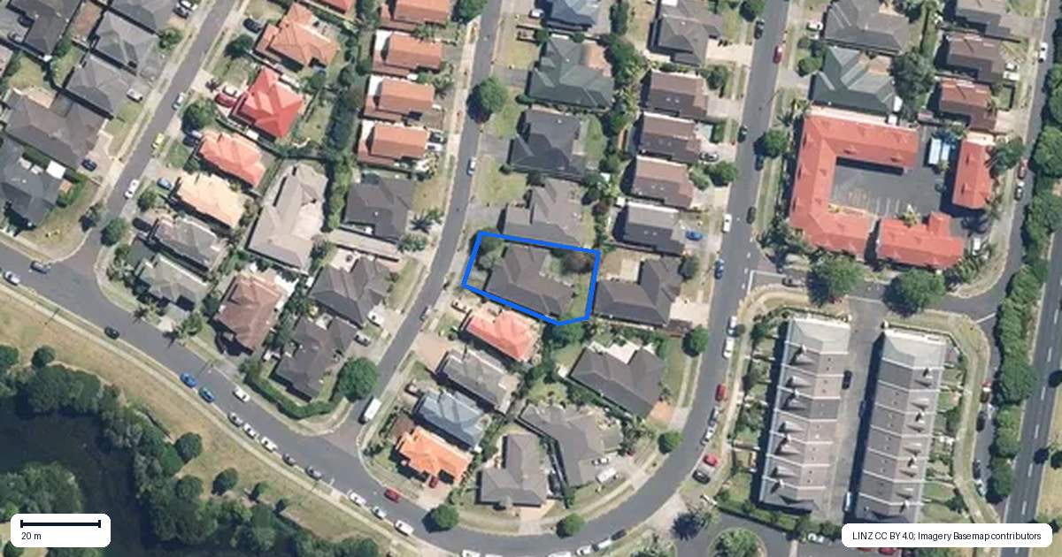 Property context map for 18 Lissleton Drive, East Tamaki, Auckland
