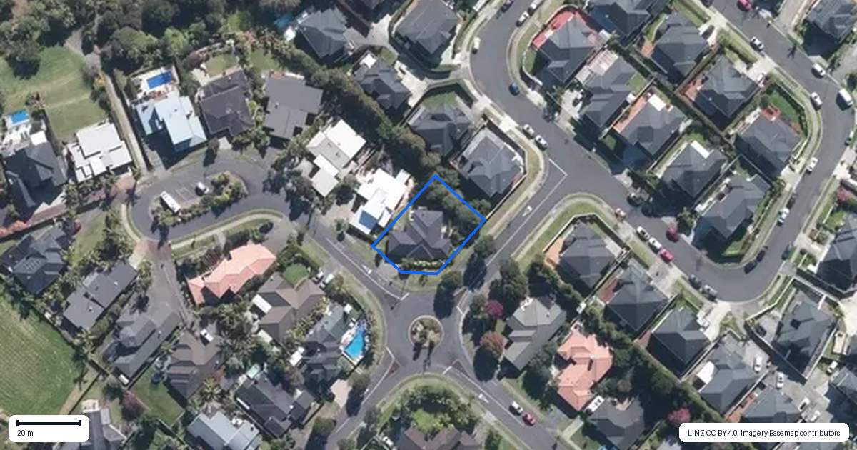 Property context map for 17 Pitoitoi Avenue, Greenhithe, Auckland