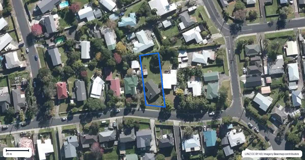 Property context map for 9 Saffron Street, Birkdale, Auckland