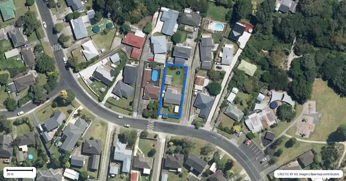 Property context map for 24 La Rosa Street, Green Bay, Auckland