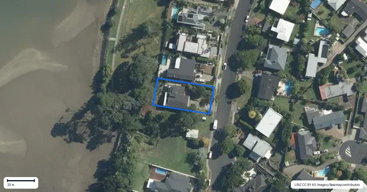 Property context map for 71 Fisher Parade, Sunnyhills, Auckland