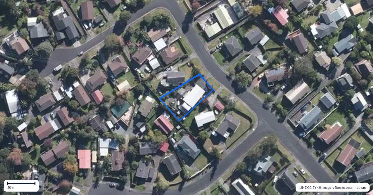 Property context map for 28 Hale Crescent, Bayview, Auckland