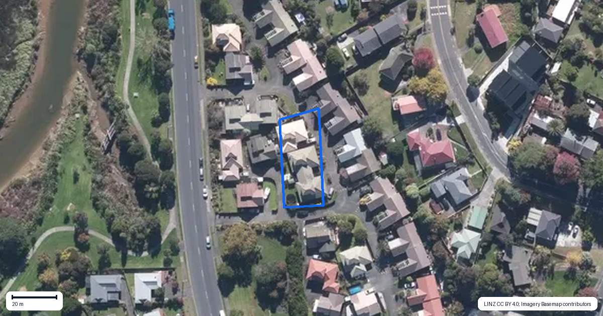 Property context map for 31 Central Park Drive, Te Atatu South, Auckland