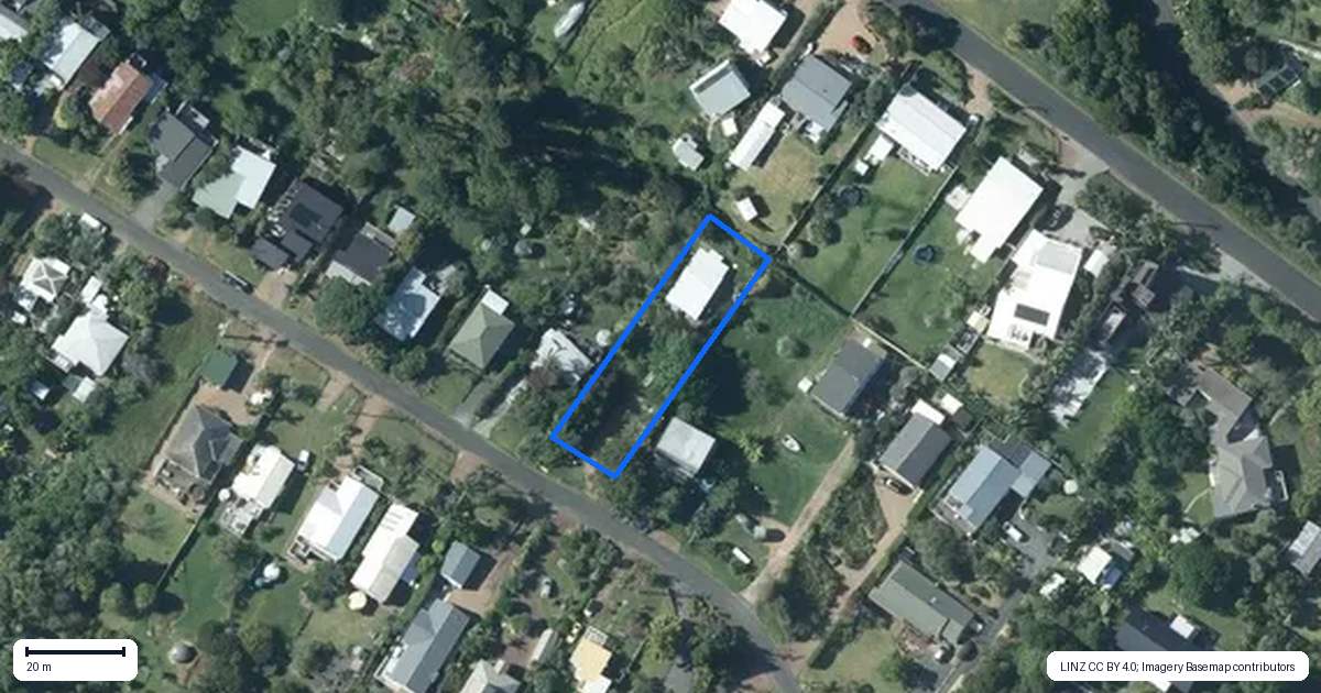 Property context map for 32 Ridge Road, Oneroa, Waiheke Island