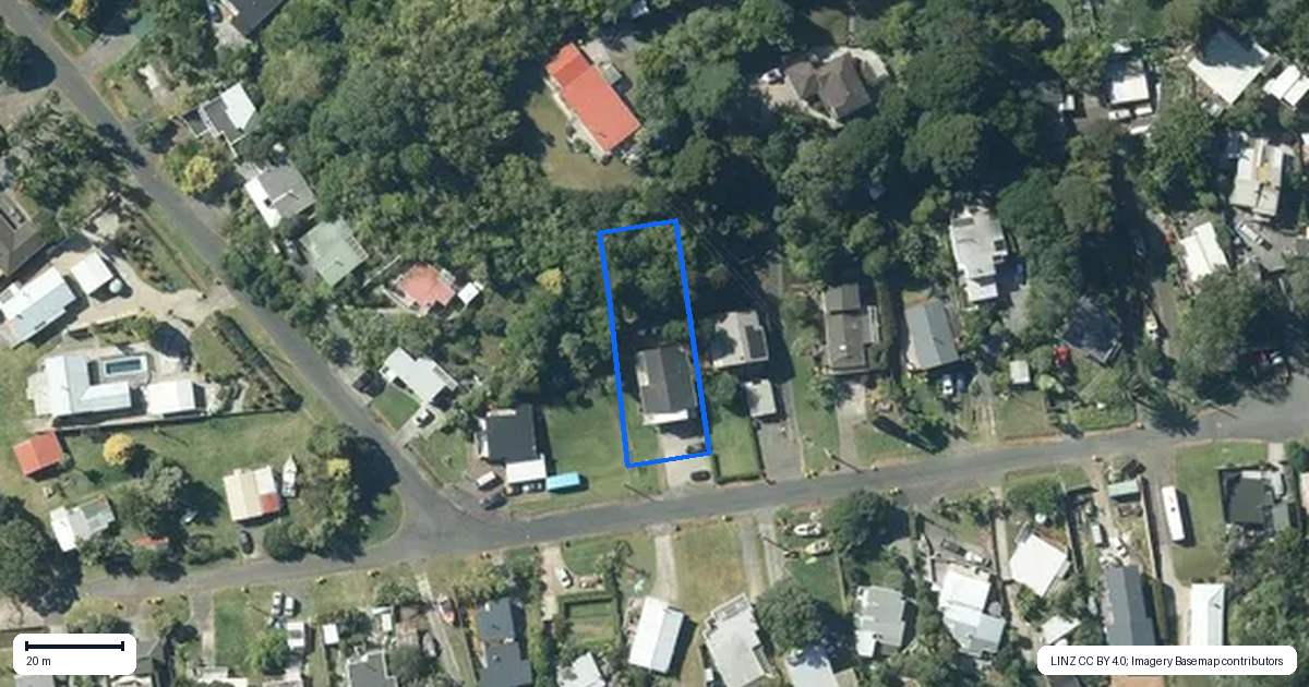 Property context map for 24 Foster Avenue, Huia, Auckland