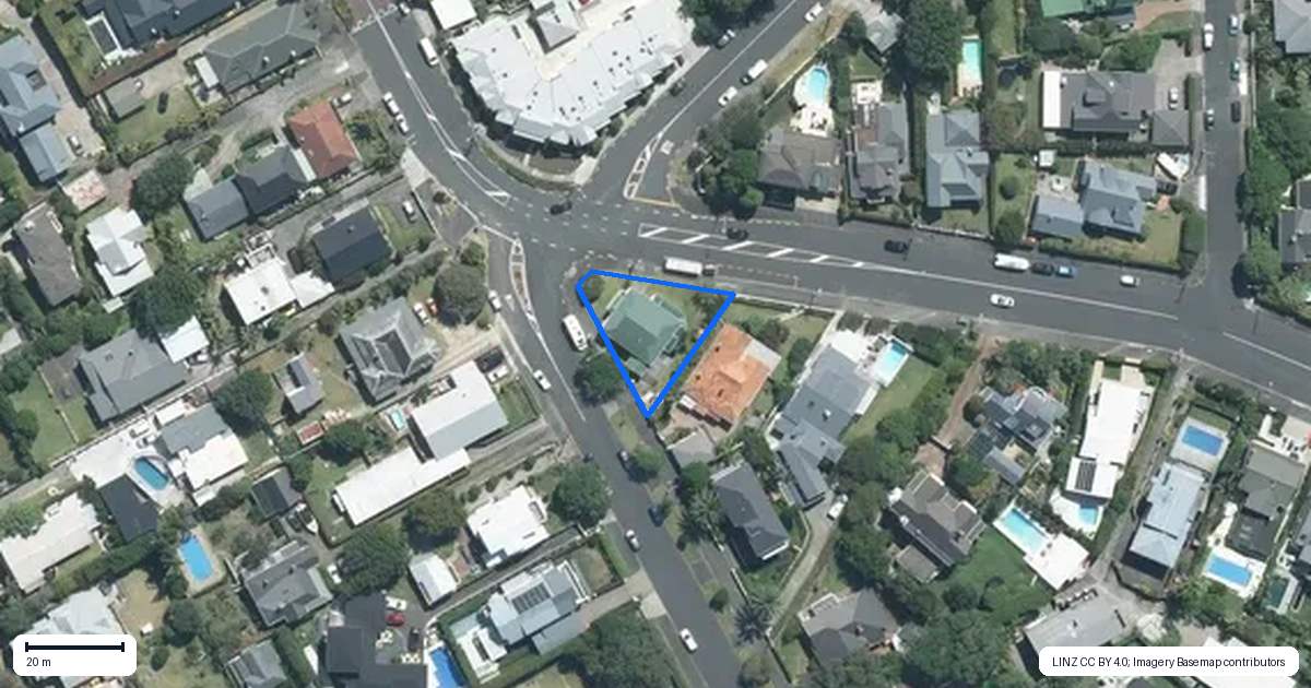 Property context map for 60 Hinemoa Street, Birkenhead, Auckland