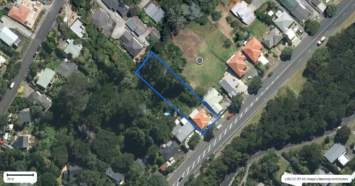 Property context map for 213 Titirangi Road, Titirangi, Auckland