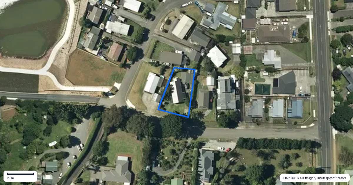 Property context map for 10 Percy Graham Drive, Tuakau