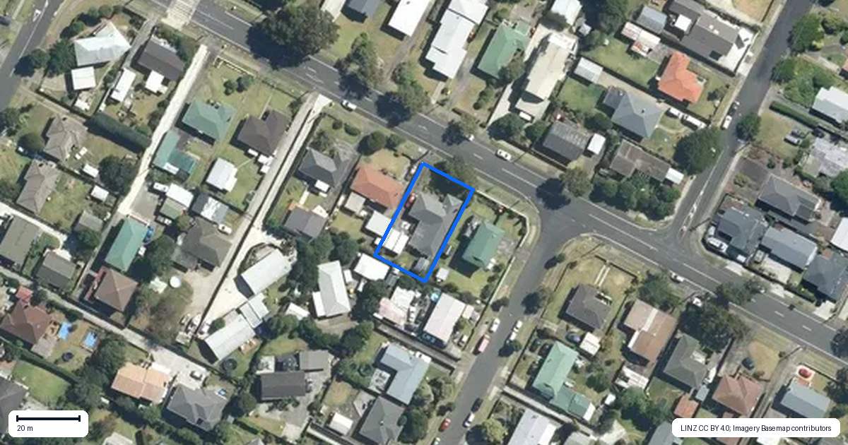 Property context map for 22 Muir Avenue, Mangere Bridge, Auckland