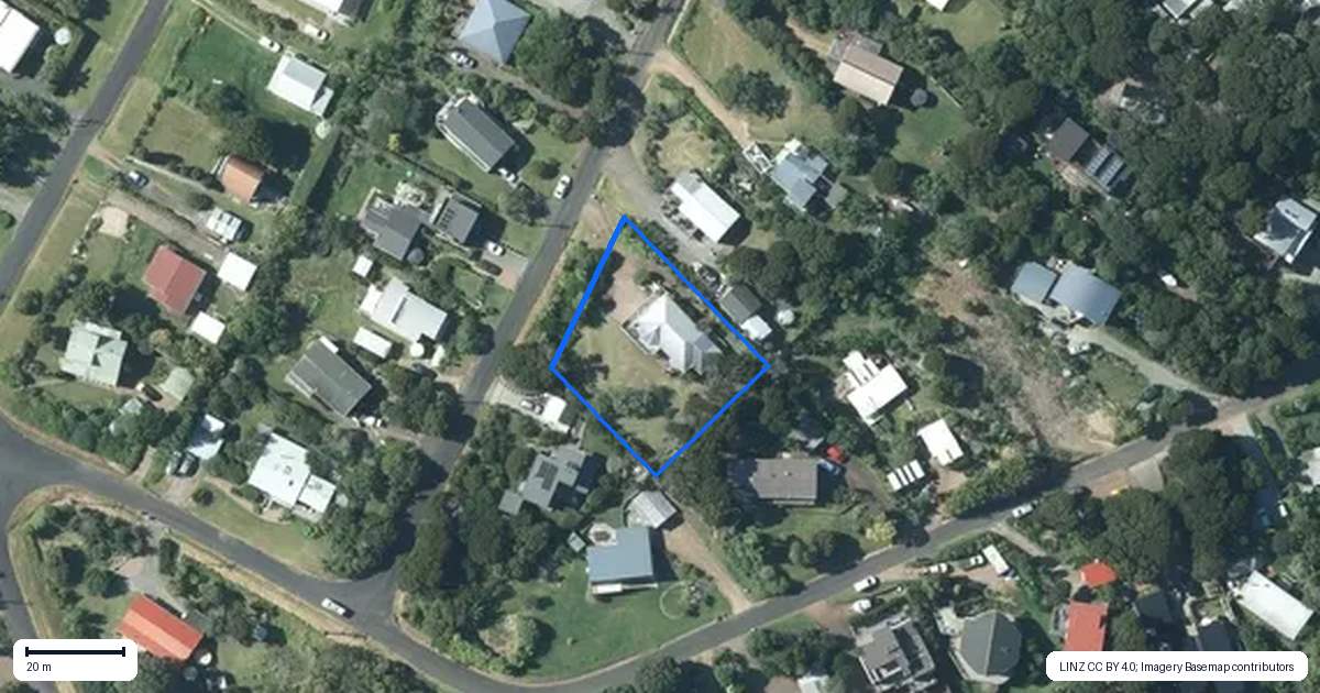 Property context map for 18 Huia Street, Oneroa, Waiheke Island