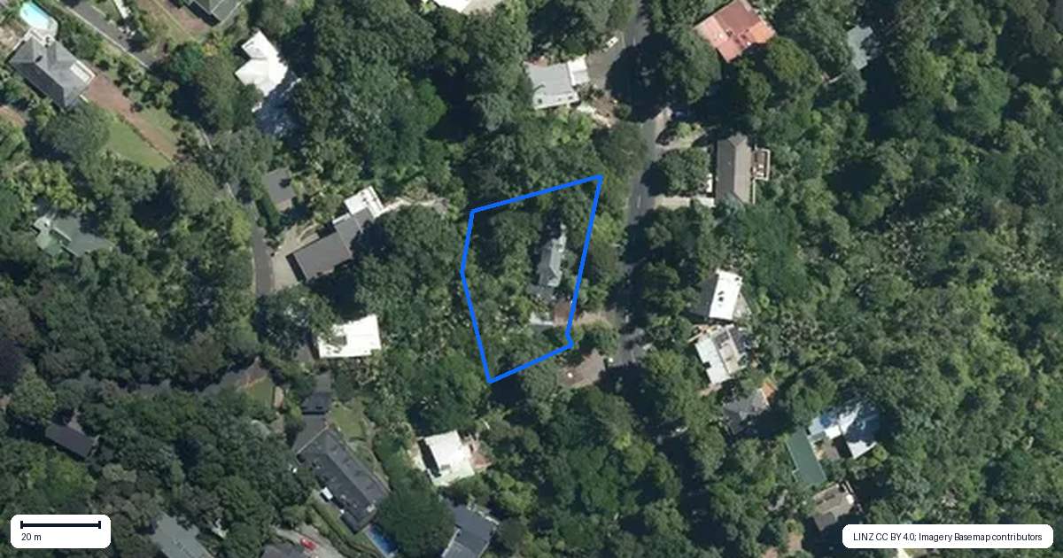 Property context map for 35 Park Road, Titirangi, Auckland