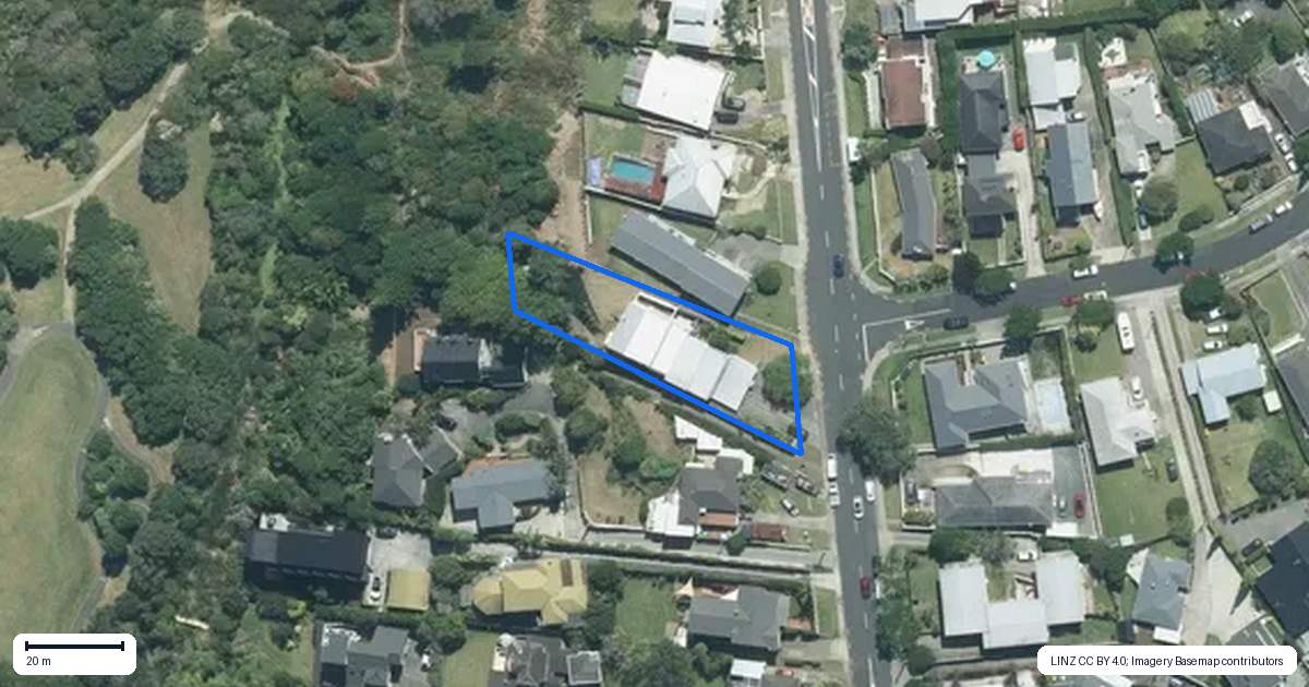 Property context map for 2/72 Sylvan Avenue, Northcote, Auckland