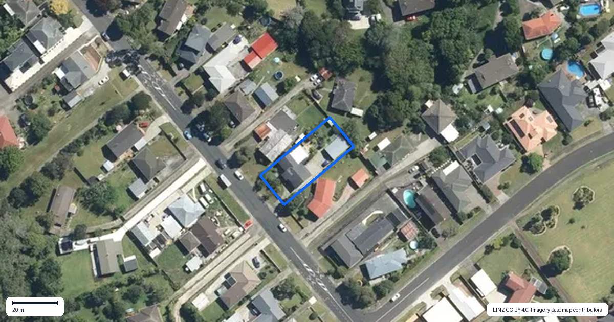 Property context map for 45 Castleford Street, Green Bay, Auckland