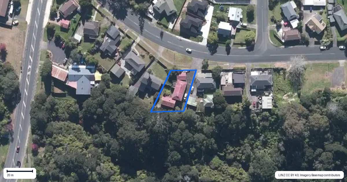 Property context map for 11 West Harbour Drive, West Harbour, Auckland