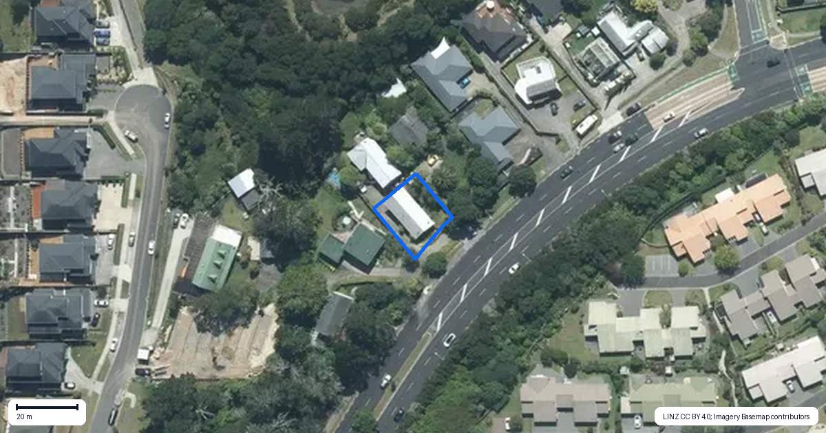 Property context map for 37 Oteha Valley Road, Northcross, Auckland