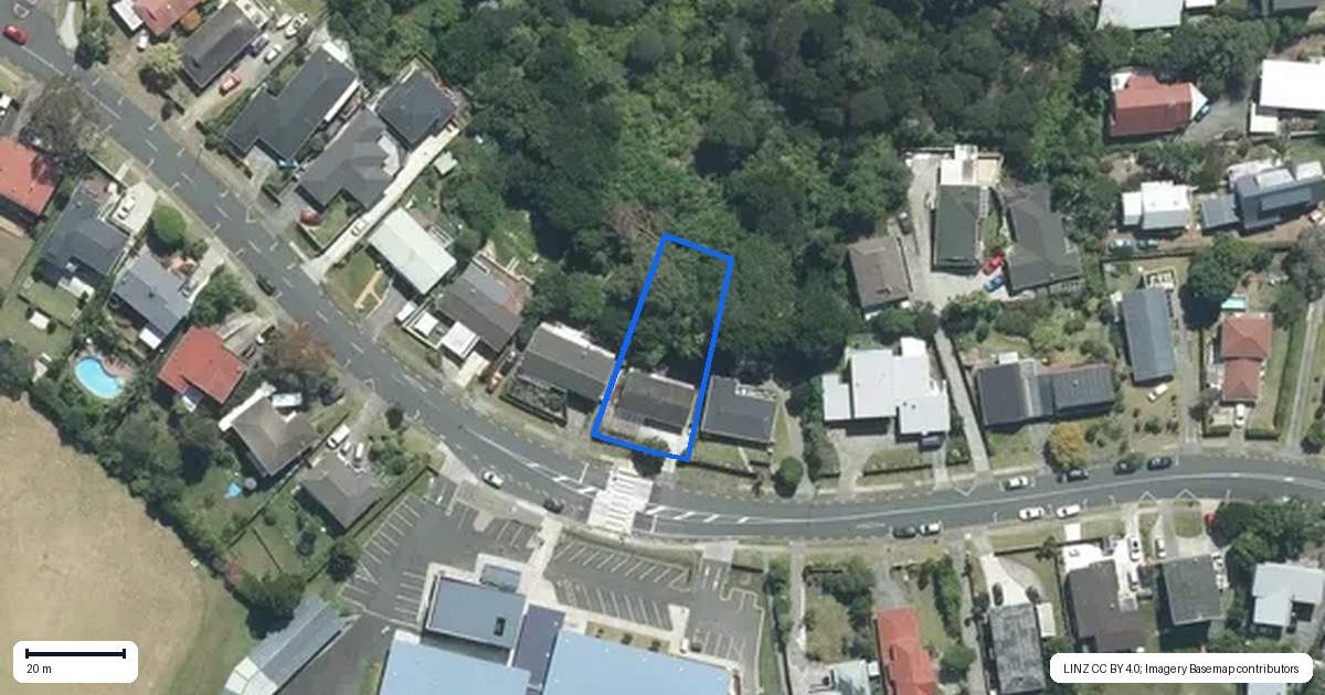 Property context map for 43 Sartors Avenue, Northcross, Auckland
