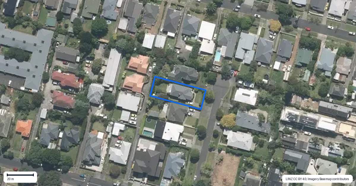 Property context map for 8 Ngapawa Street, Sandringham, Auckland