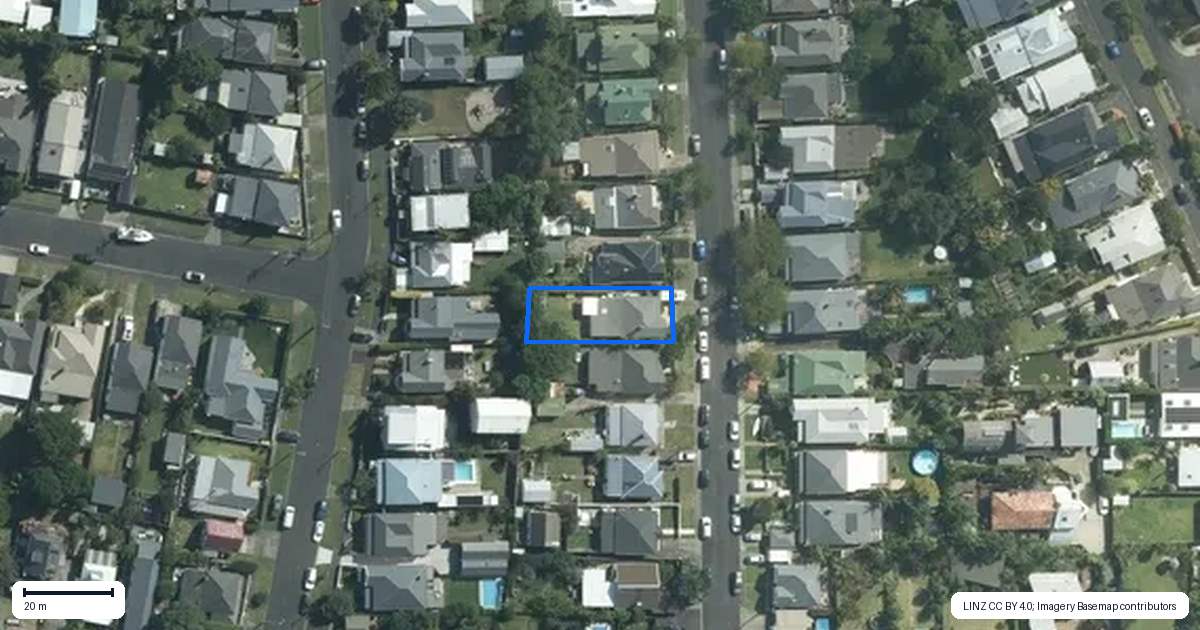 Property context map for 13 Roslyn Terrace, Stanley Point, Auckland