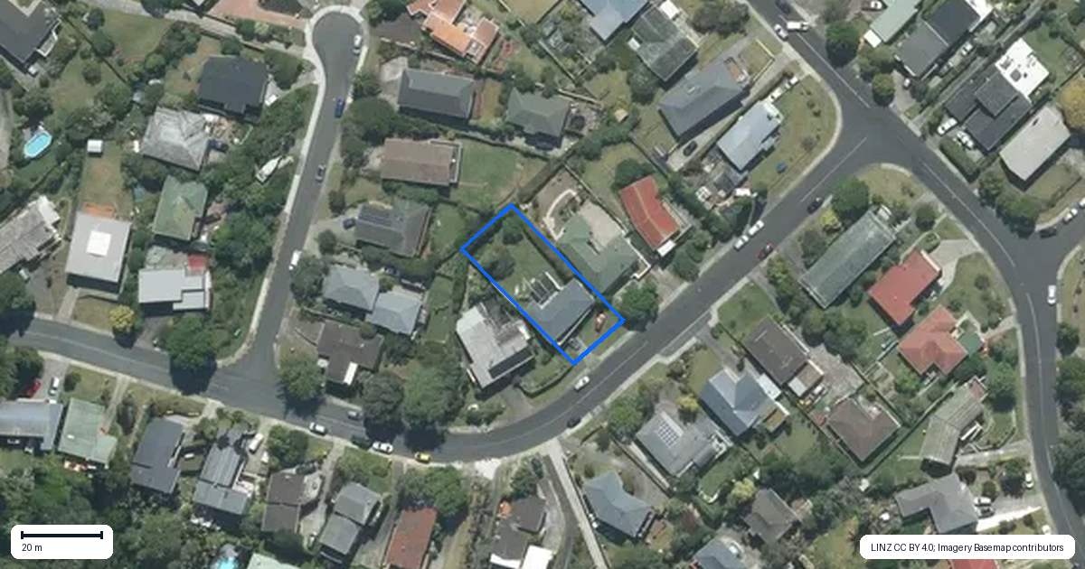Property context map for 18 Woodcote Drive, Glenfield, Auckland