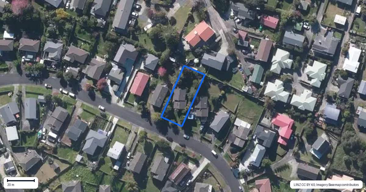 Property context map for 30 Glenbervie Crescent, Massey, Auckland