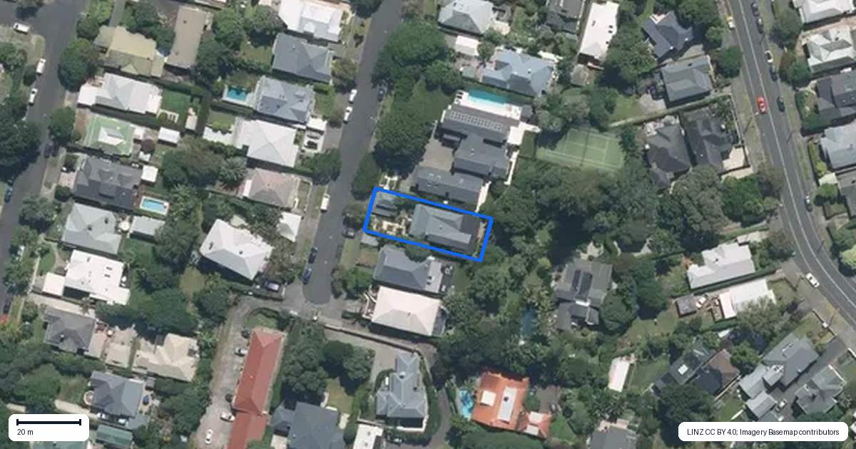 Property context map for 24 Pentland Avenue, Mount Eden, Auckland