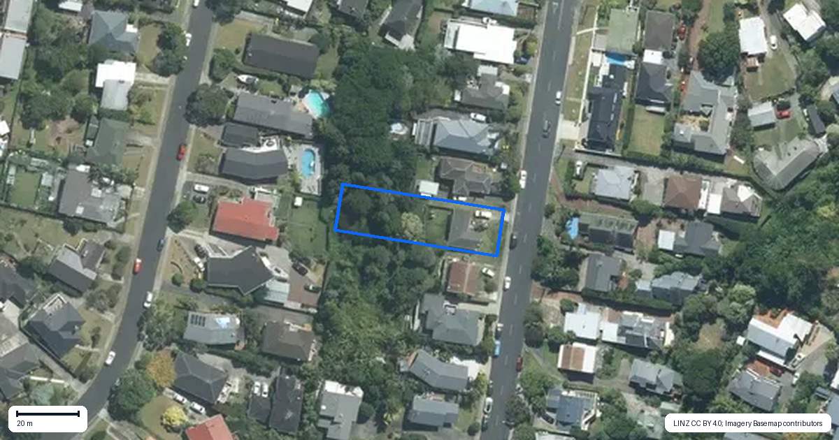 Property context map for 11 Matipo Road, Mairangi Bay, Auckland