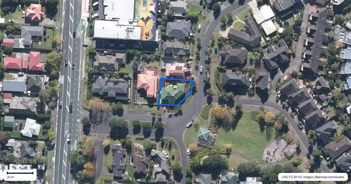 Property context map for 8 Vinograd Drive, Te Atatu Peninsula, Auckland